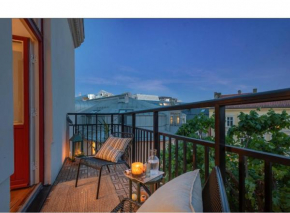 Xtremely central 2 story, 3 bdr apartment, 102 M2
